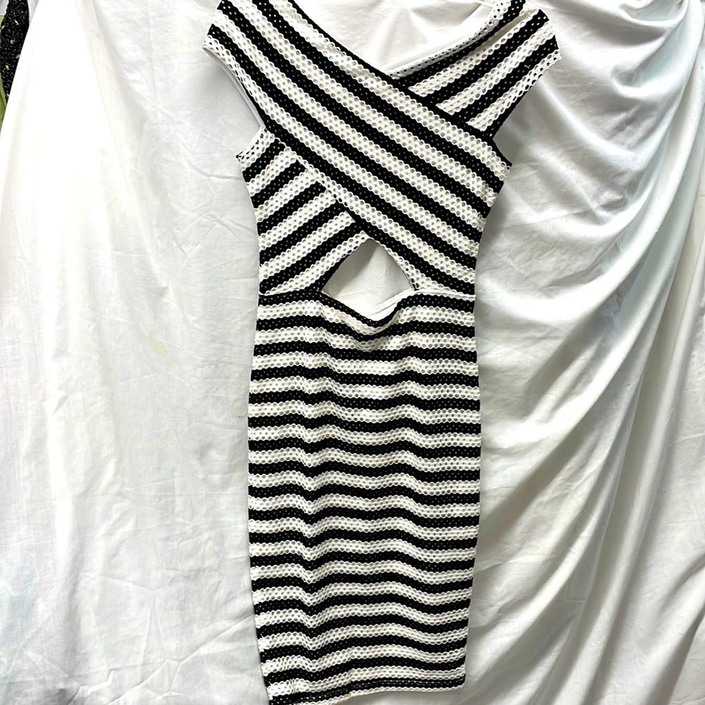 Alt. B Lacey eyelets Tommy/back out dress ladies sz M